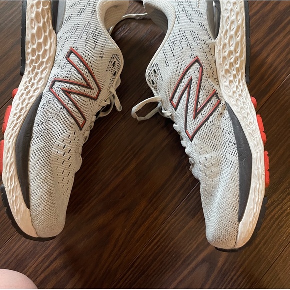 New Balance (fresh foam 880 v11) Running Shoes - Picture 4 of 6